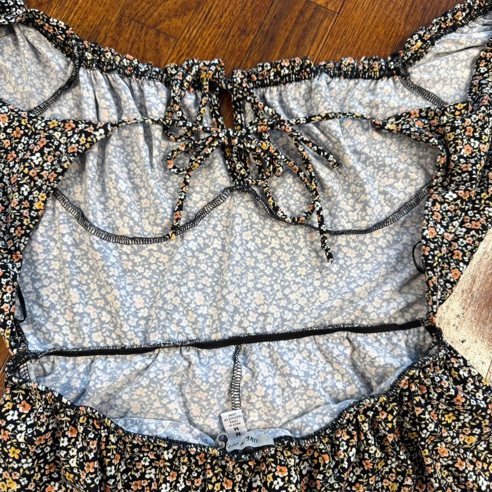 Urban Outfitters Jess's Floral Romper M (8-10) Black White - Picture 9 of 10